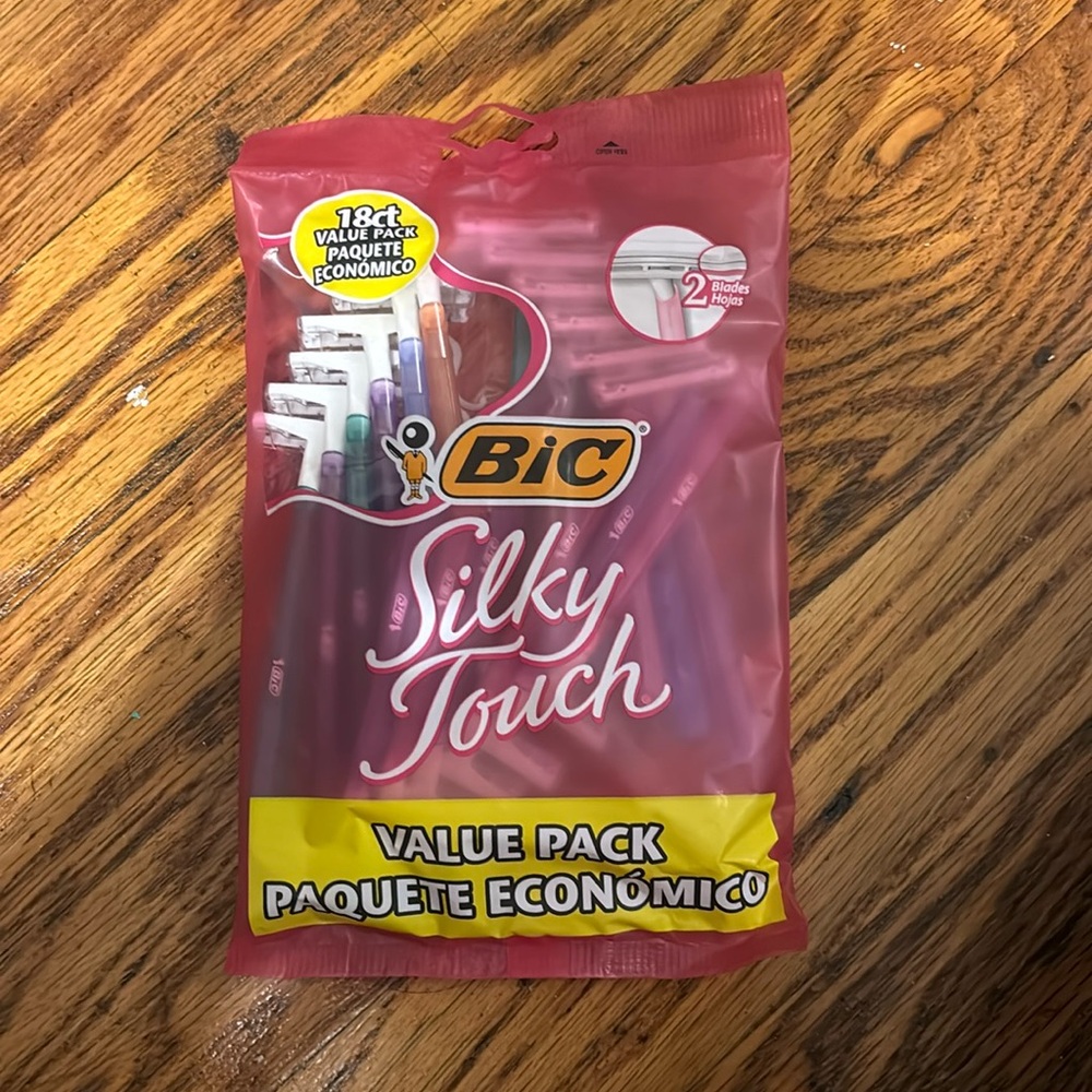 Bic silky touch